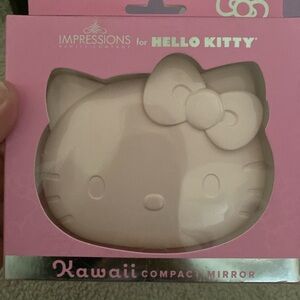 Hello Kitty® Kawaii Battery Compact Mirror with Special Finish